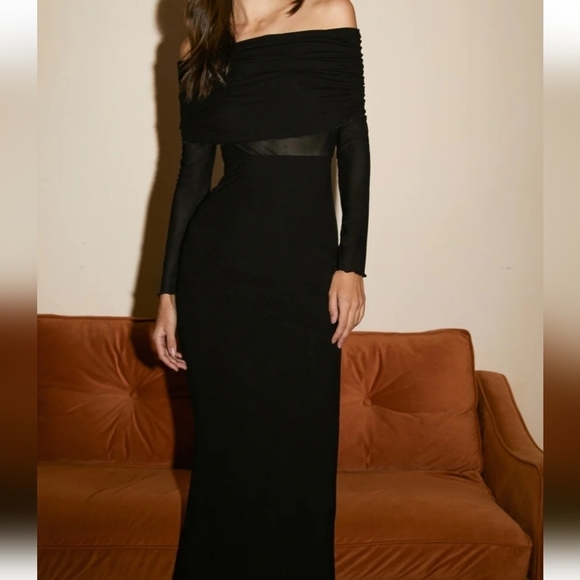 Commense black off shoulder  mesh waist. Long sleeve maxi sz med NWT - Picture 1 of 8